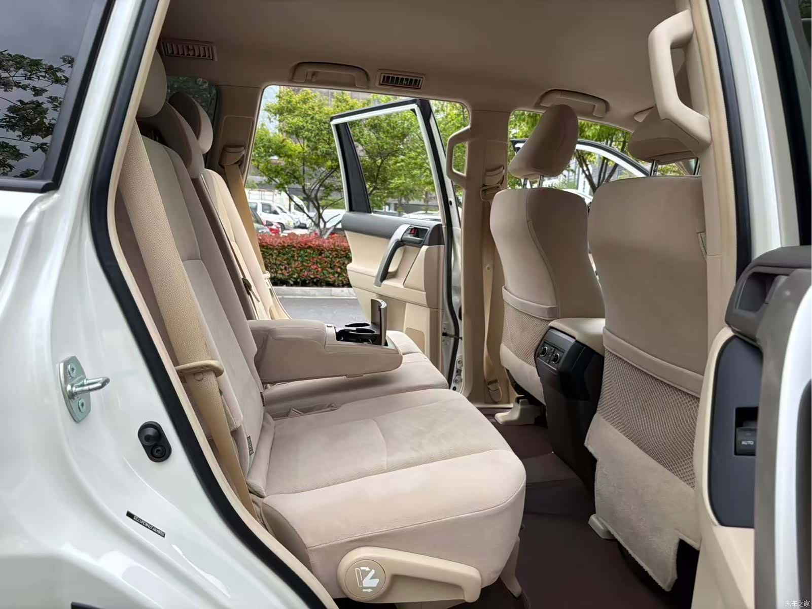 Toyota Prado, 2023 13
