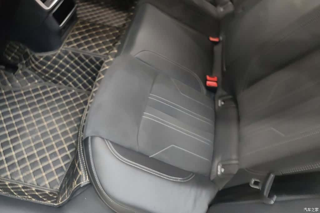 Audi A7L, 2022 11