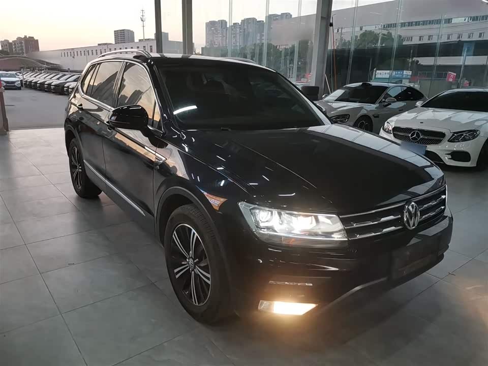 Volkswagen Tiguan L