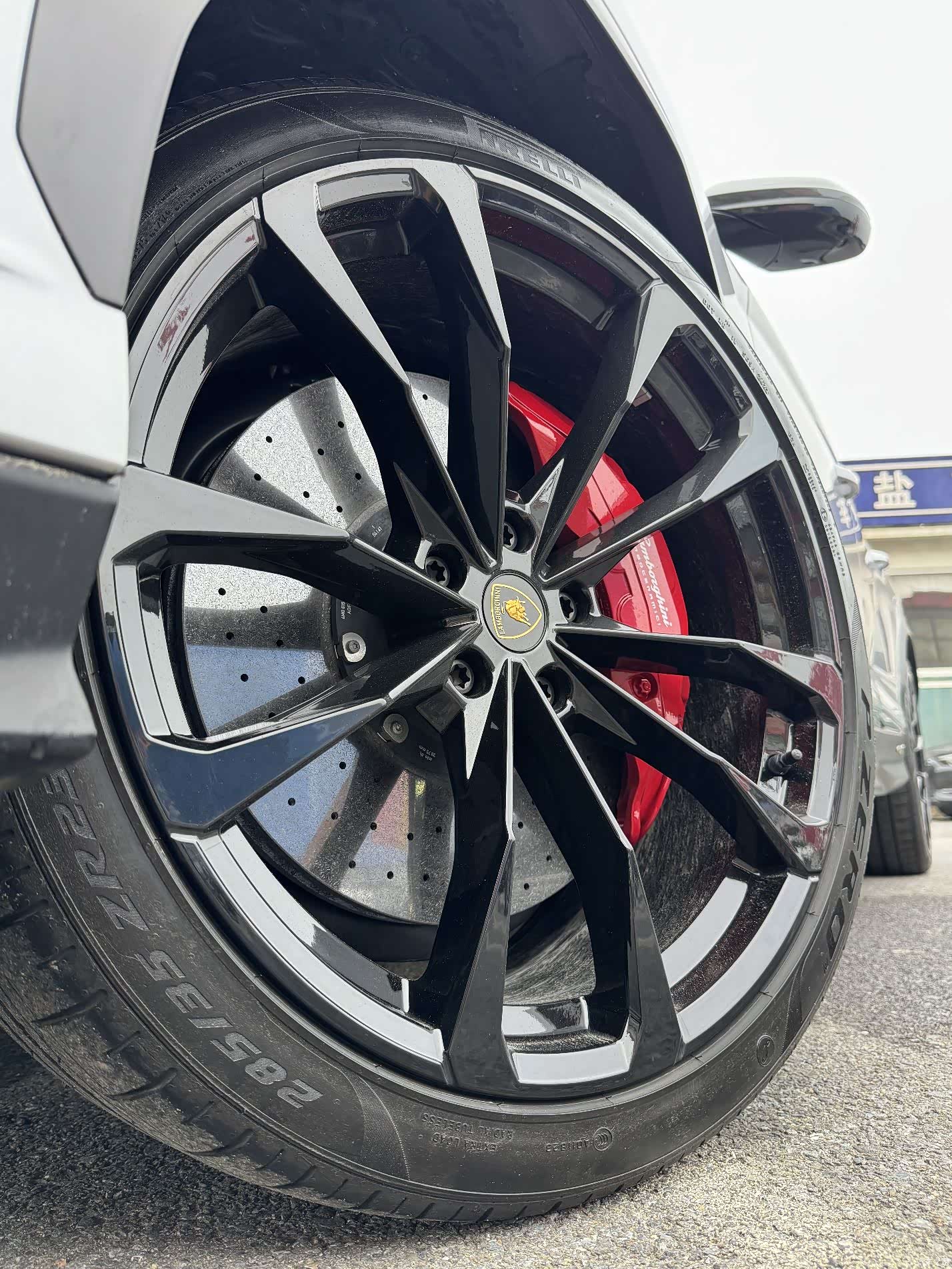 Lamborghini Urus, 2024 9