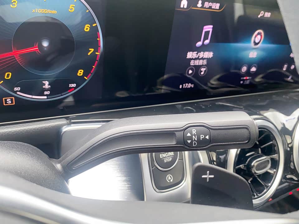 Mercedes-Benz GLB Mercedes-Benz GLB