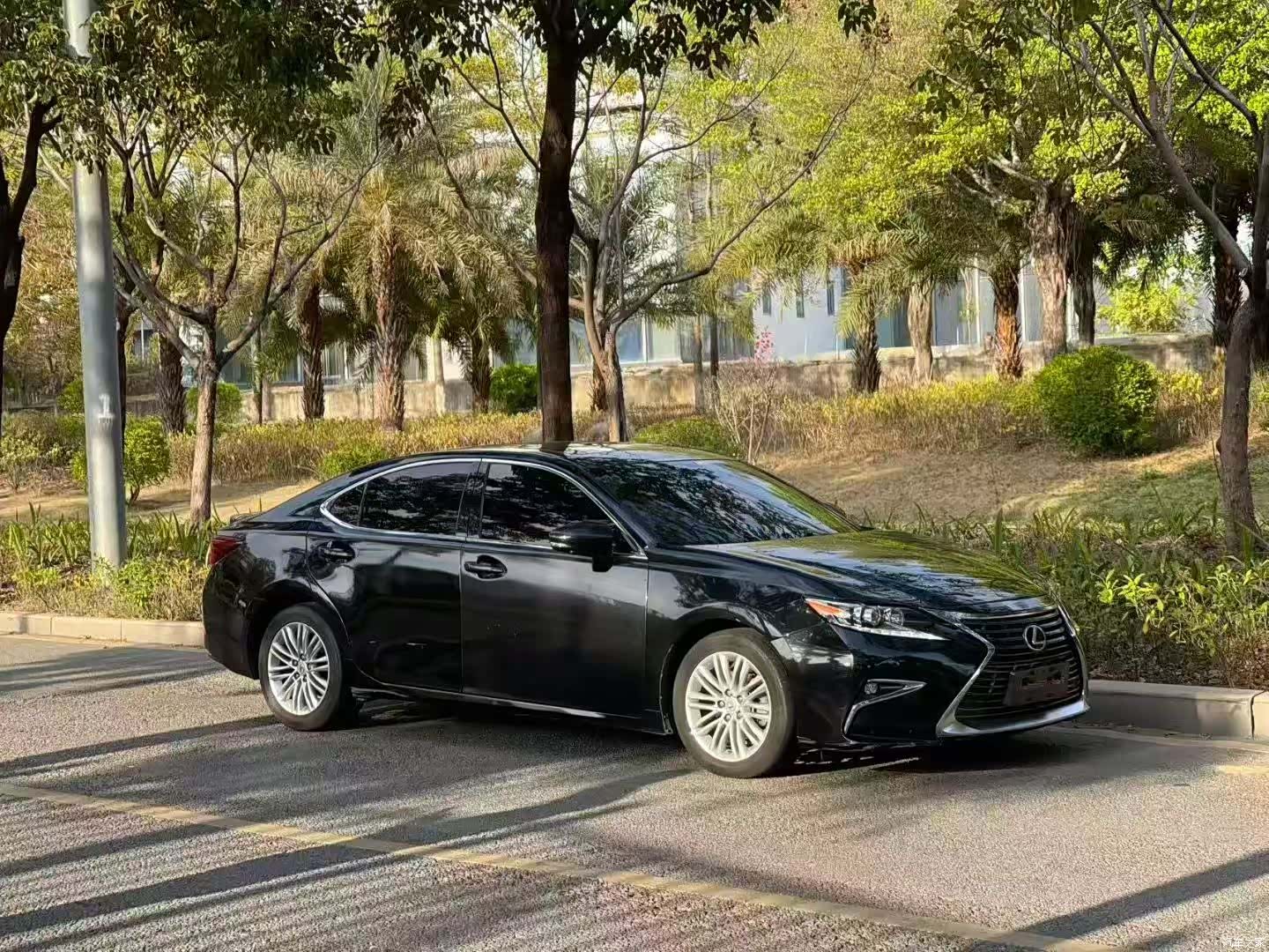 Lexus ES, 2016 3