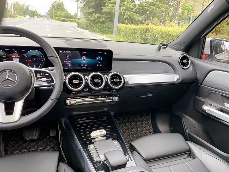 Mercedes-Benz GLB Mercedes-Benz GLB