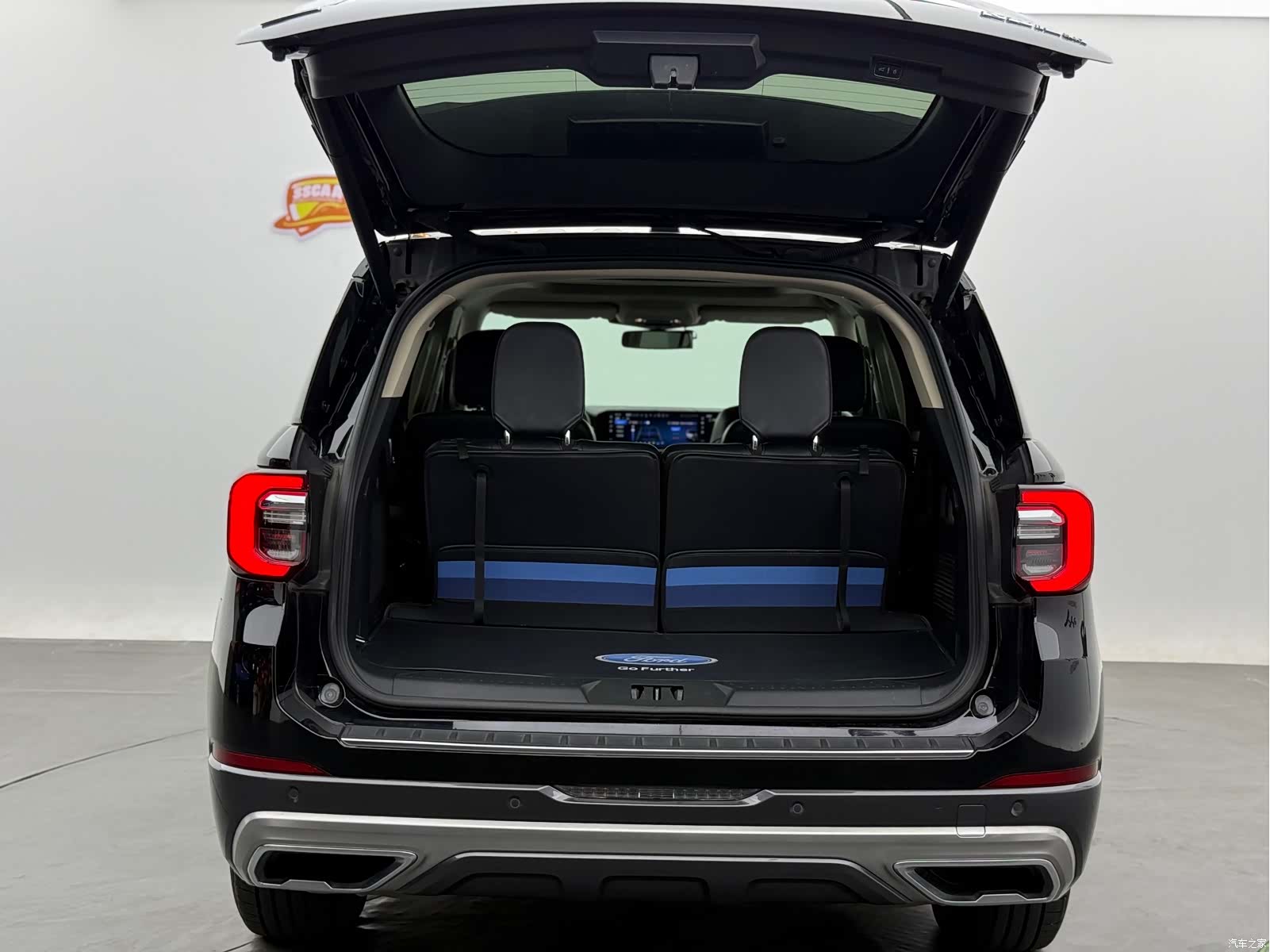 Ford Explorer, 2023 12