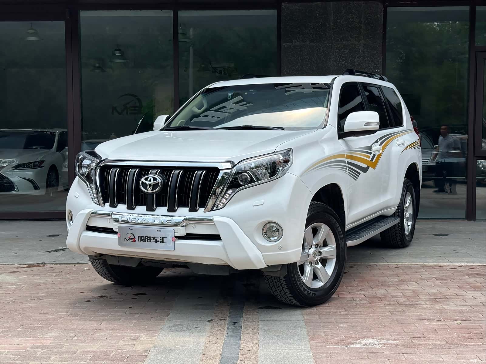 Toyota Prado, 2015 1