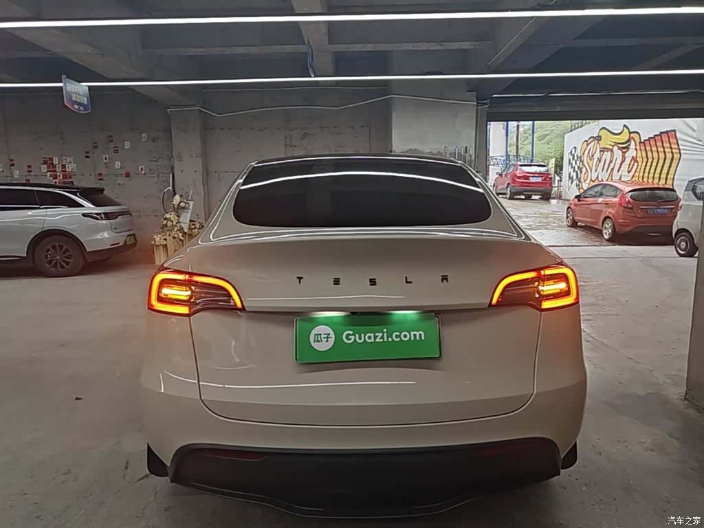 Tesla Model Y, 2023 6