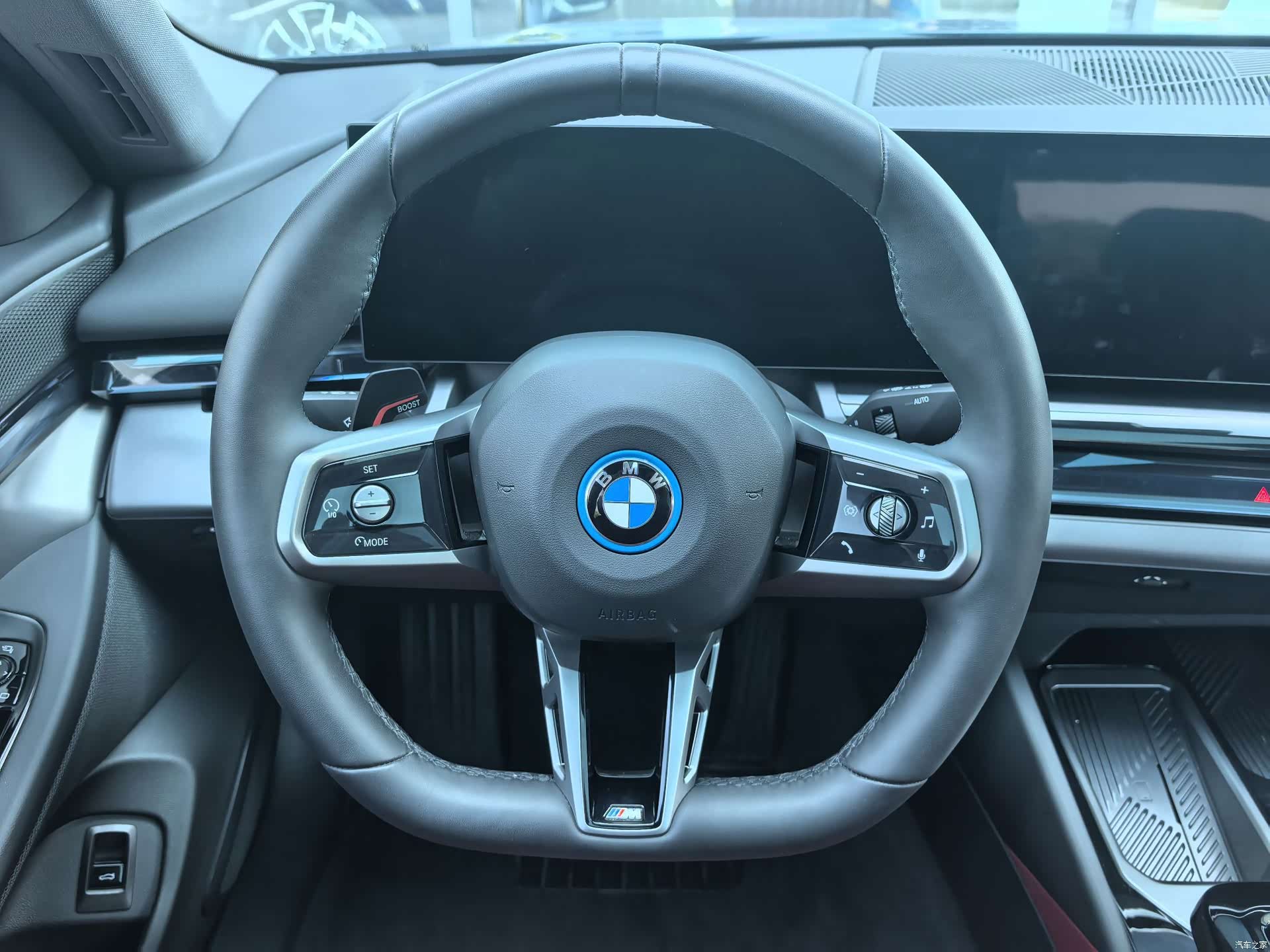 BMW i5, 2025 14