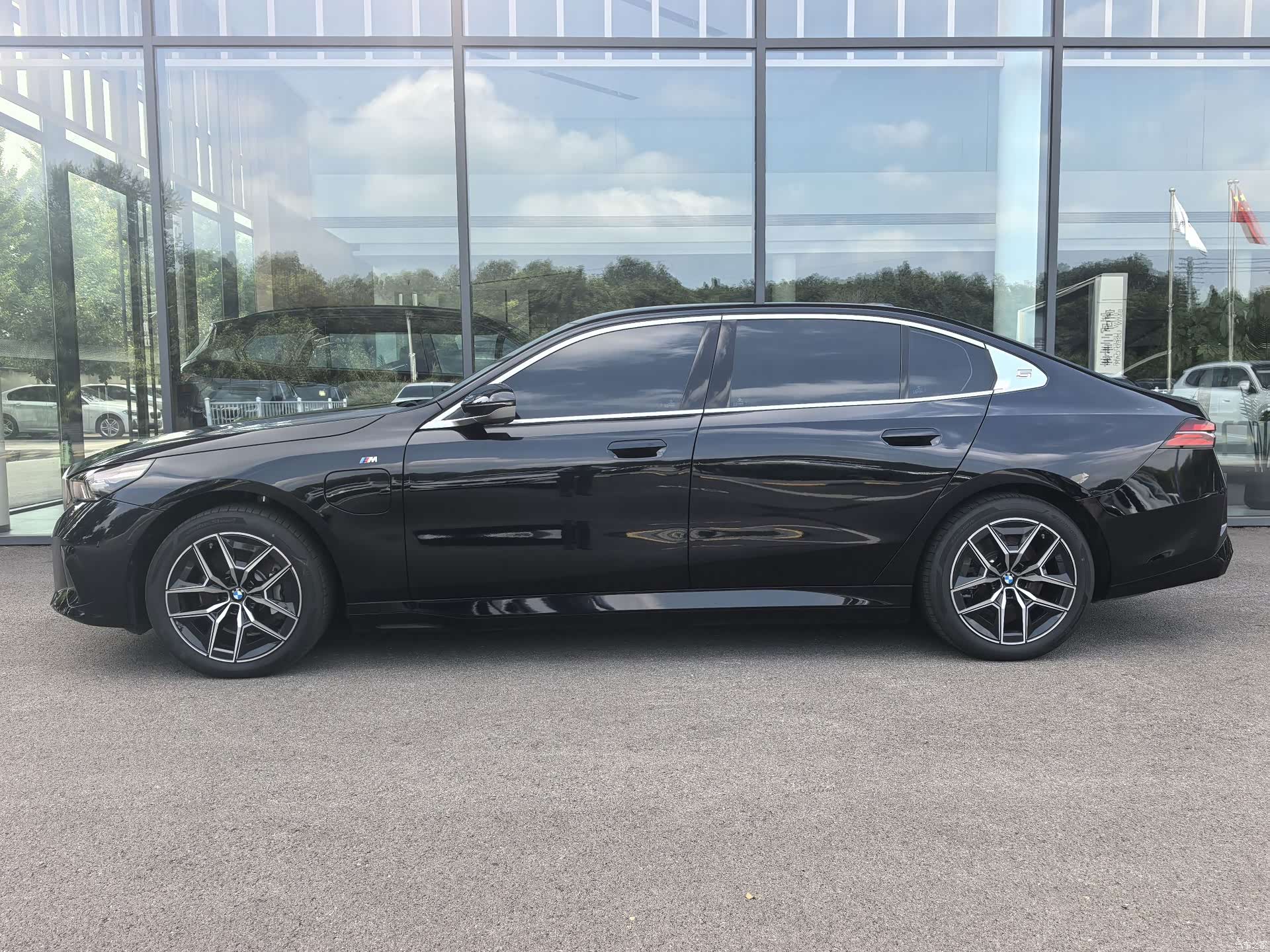 BMW i5, 2025 3