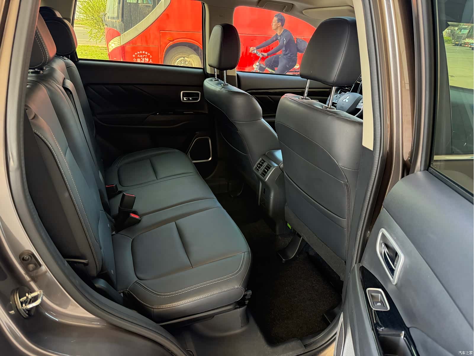 Mitsubishi Outlander, 2019 16