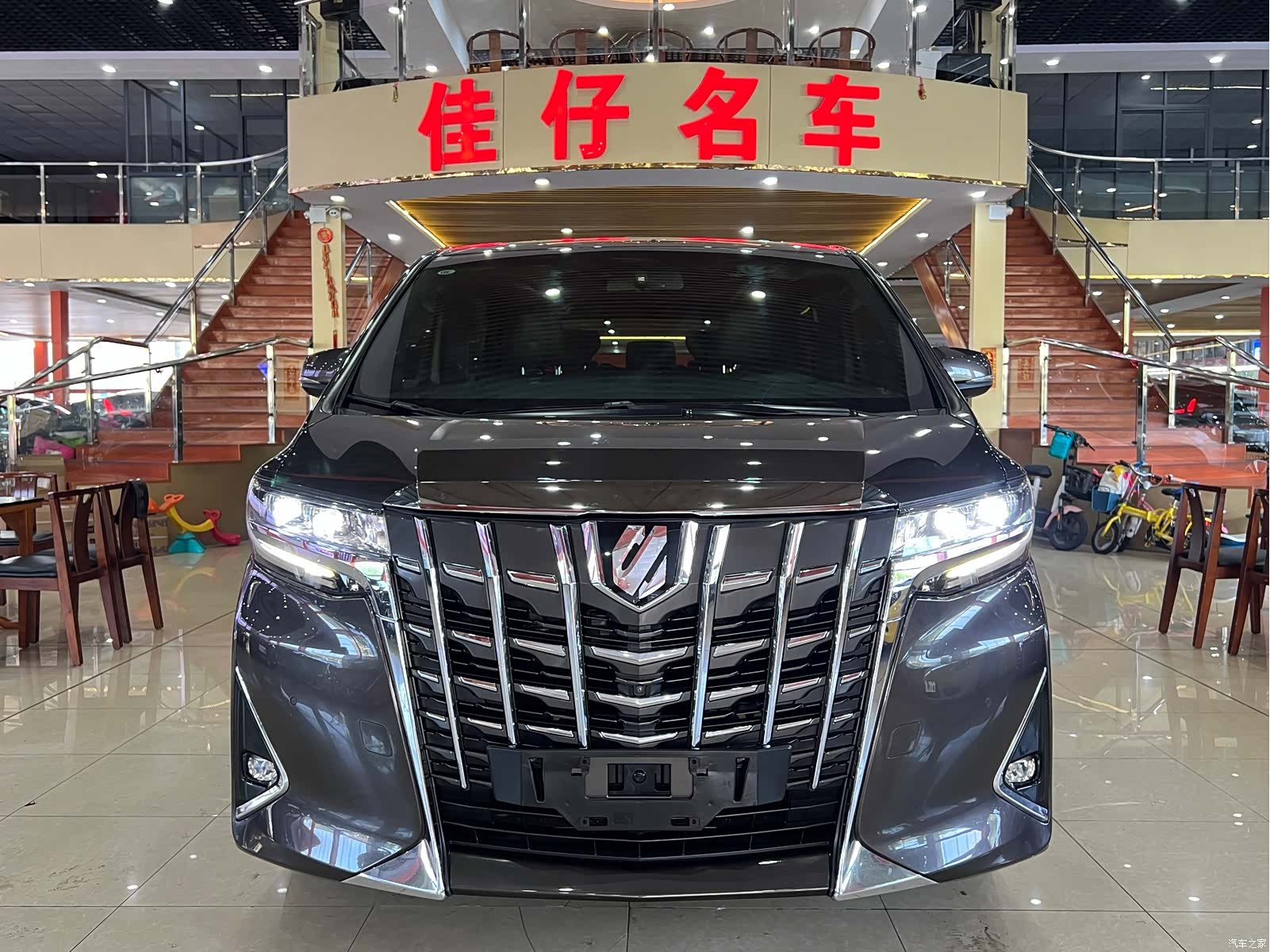 Toyota Alphard, 2018 2