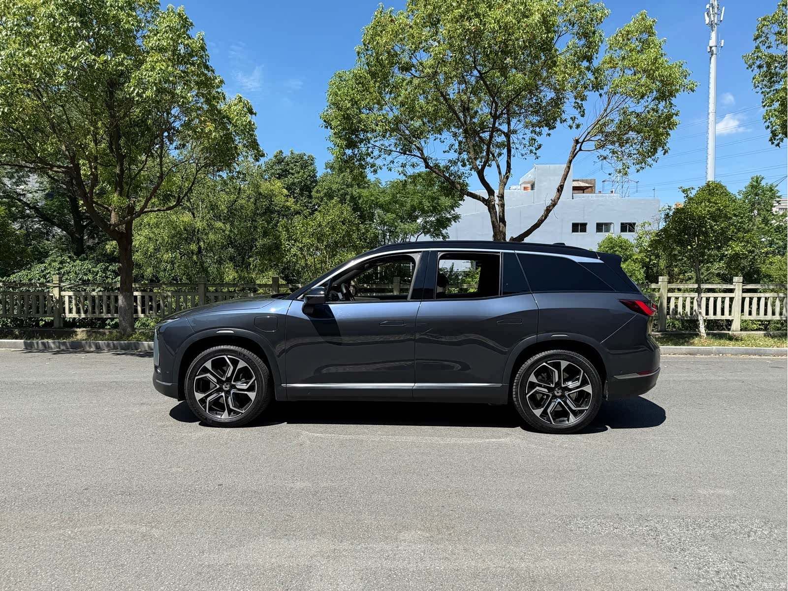 NIO ES8, 2021 8
