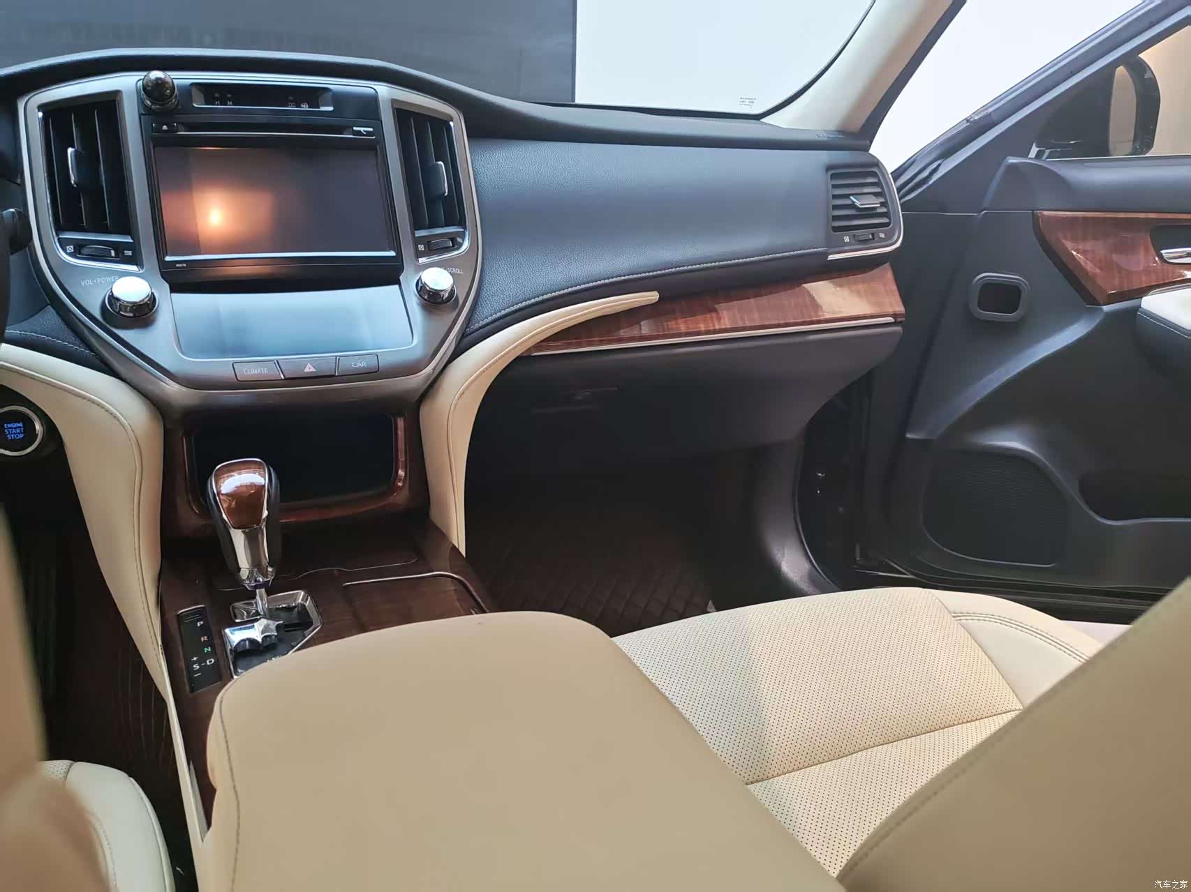 Toyota Crown, 2017 15