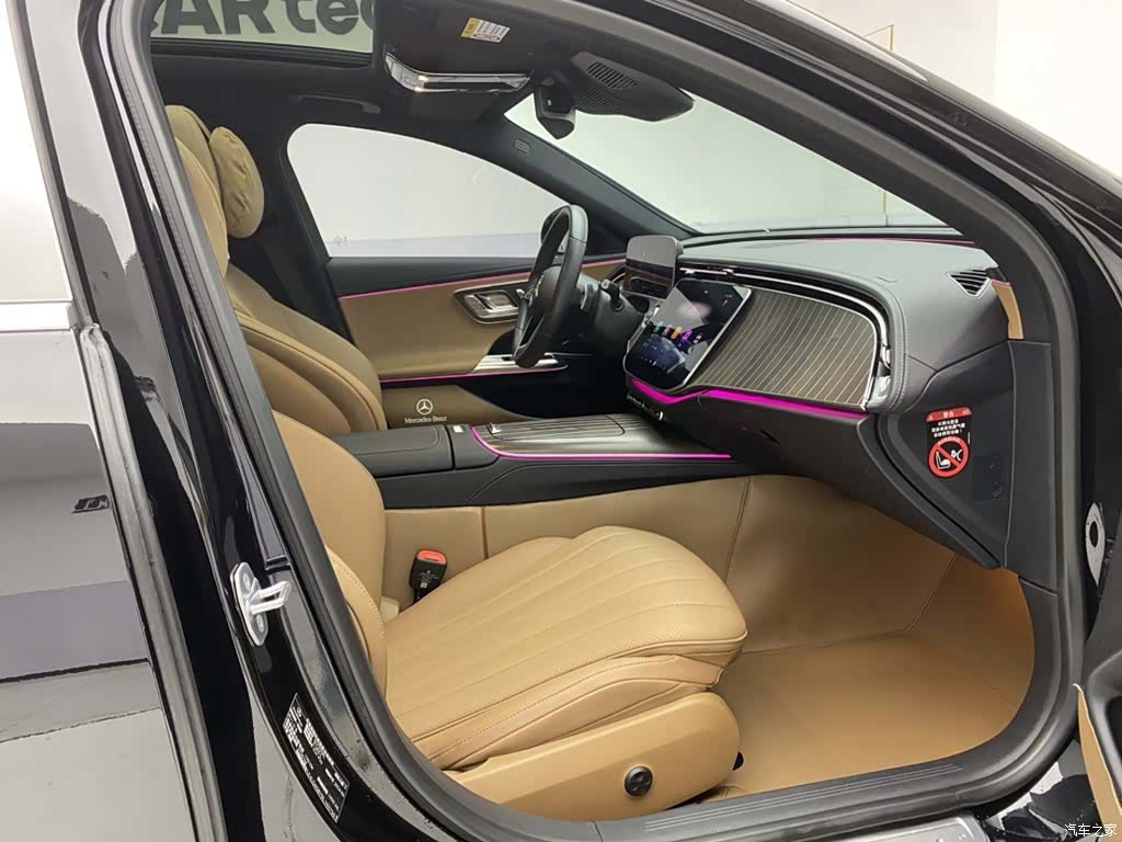Mercedes-Benz E-Class, 2024 18