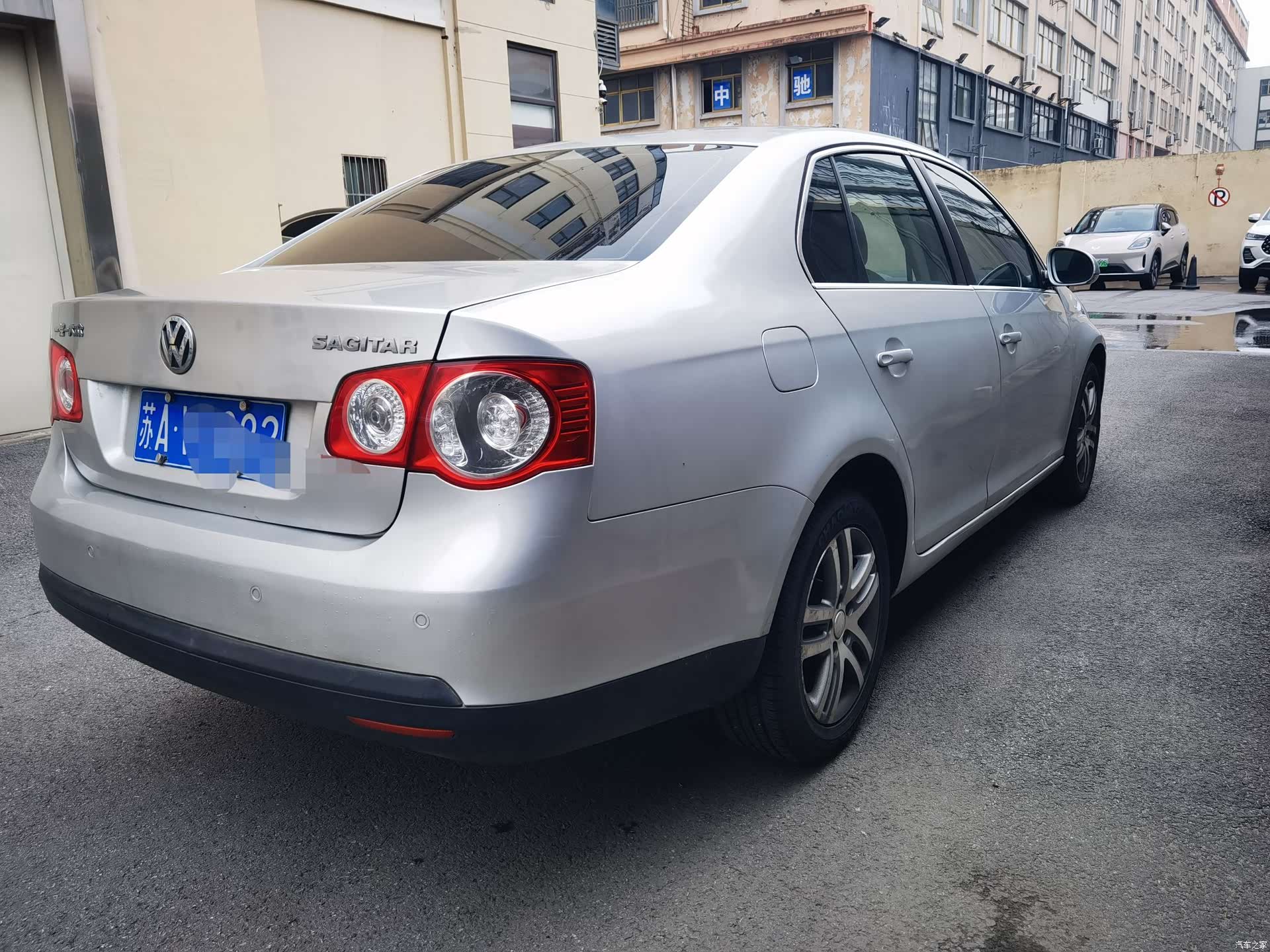 Volkswagen Sagitar, 2010 9