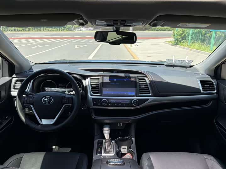 Toyota Highlander, 2017 года фото 7