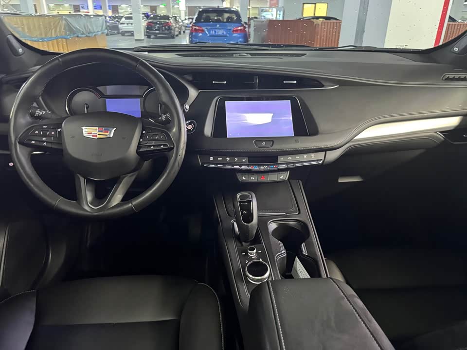 Cadillac XT4