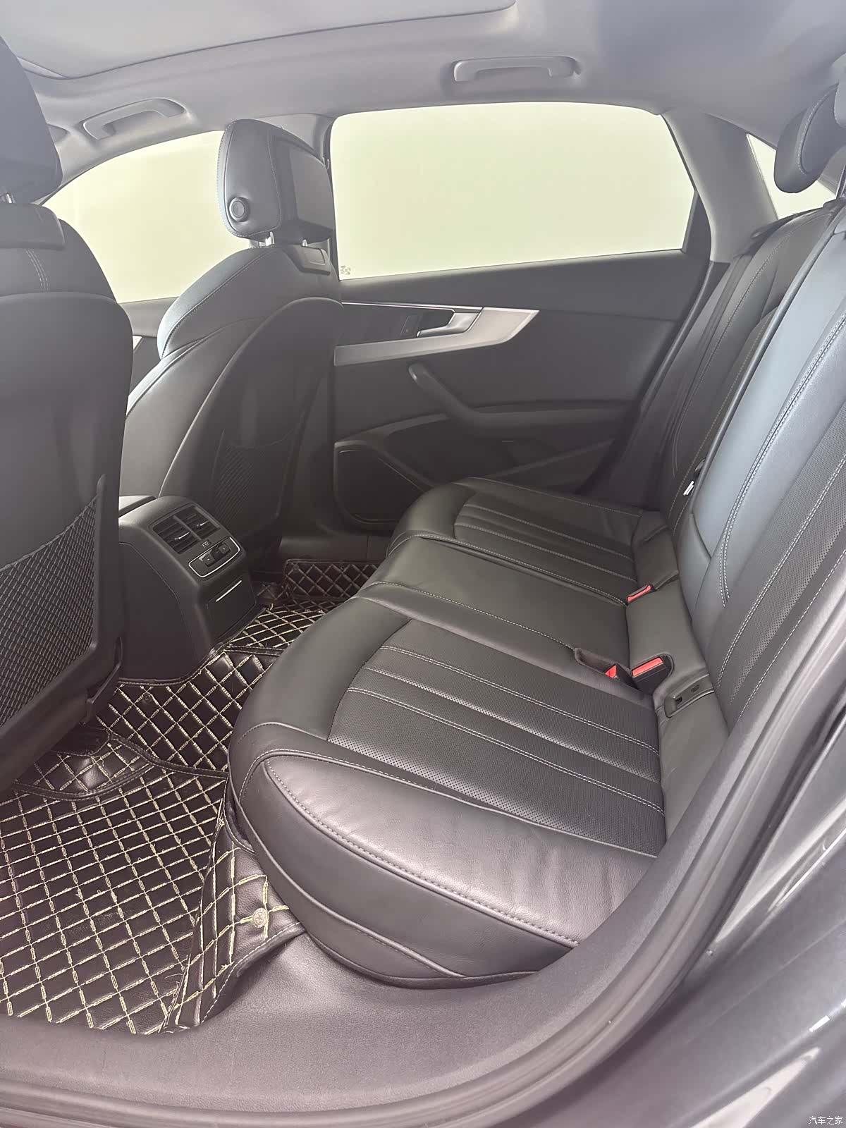 Audi A4L, 2020 9