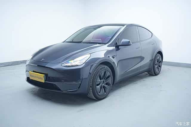 Tesla Model Y, 2024 8