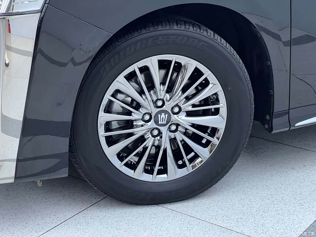 Toyota Vellfire, 2023 все фото
