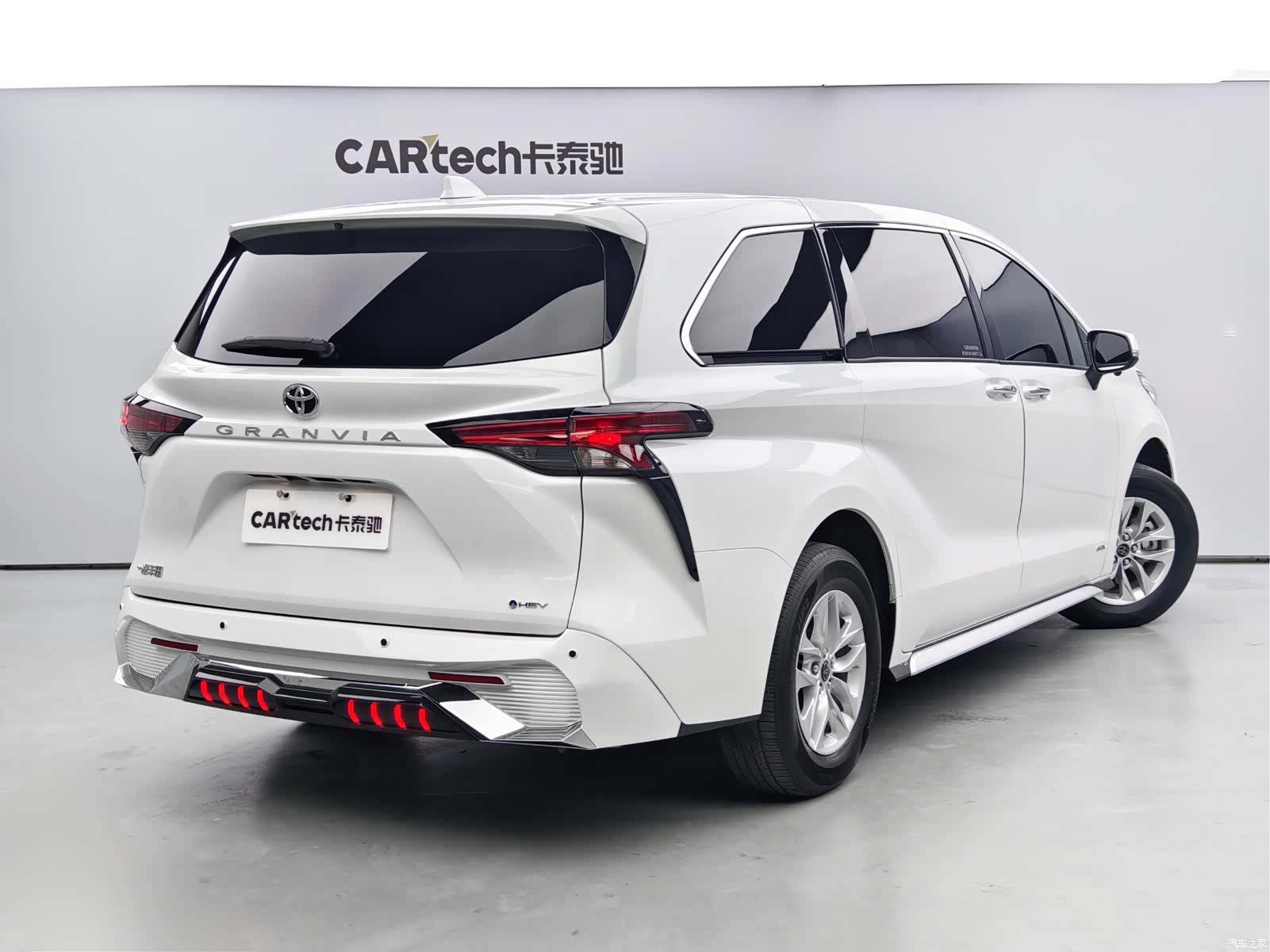 Toyota Sienna, 2024 4