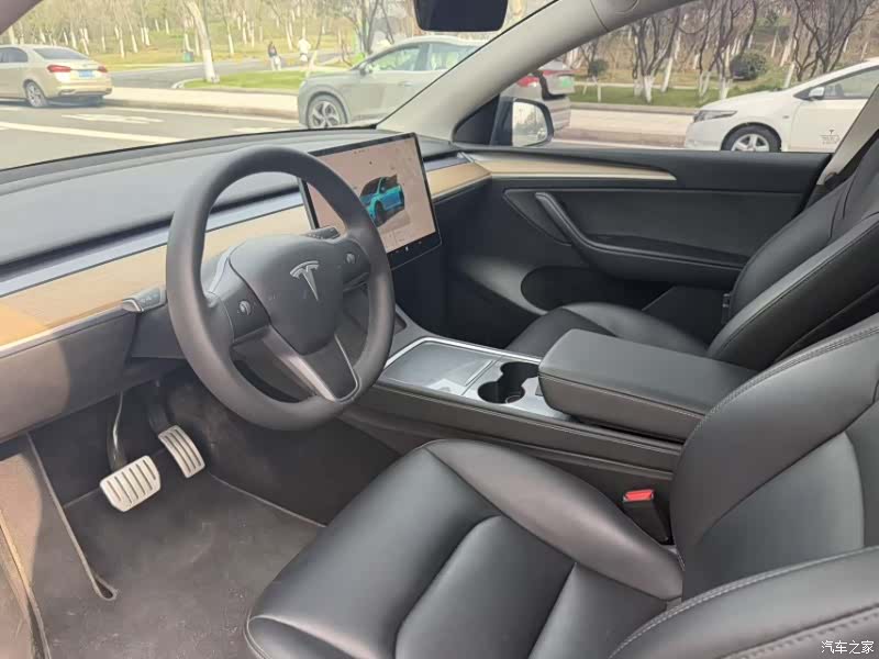 Tesla Model Y, 2022 7