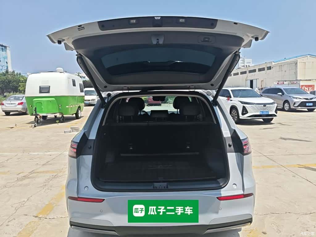 Geely Galaxy E5, 2025 19