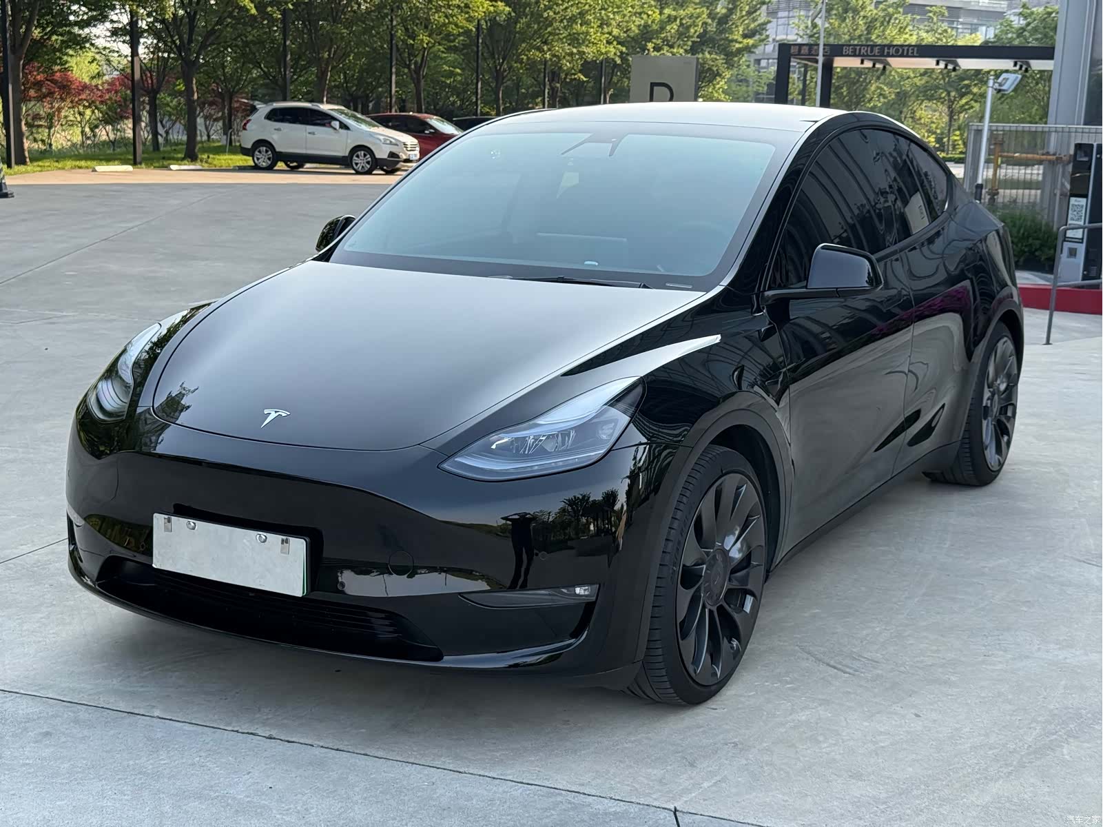 Tesla Model Y, 2022 4