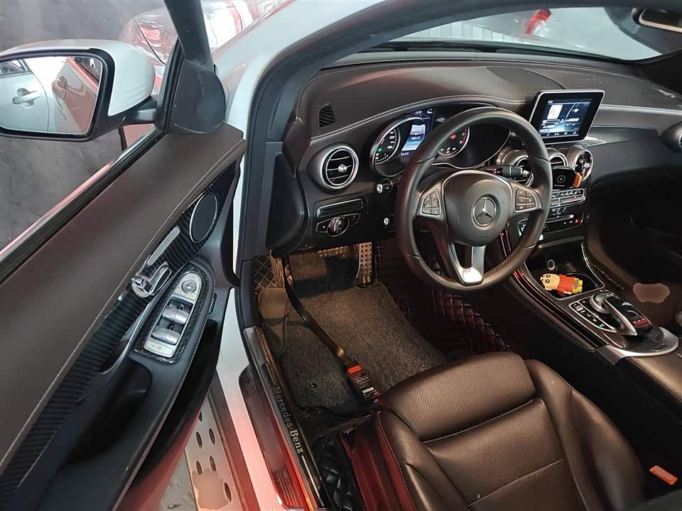 Mercedes-Benz GLC Mercedes-Benz GLC