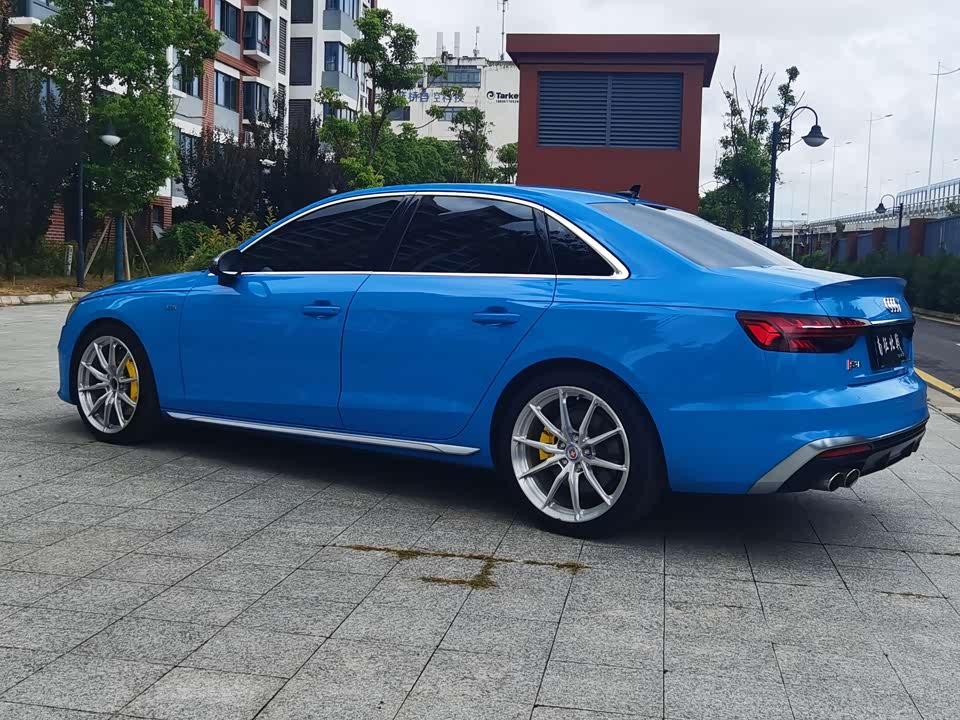 Audi S4 Audi S4