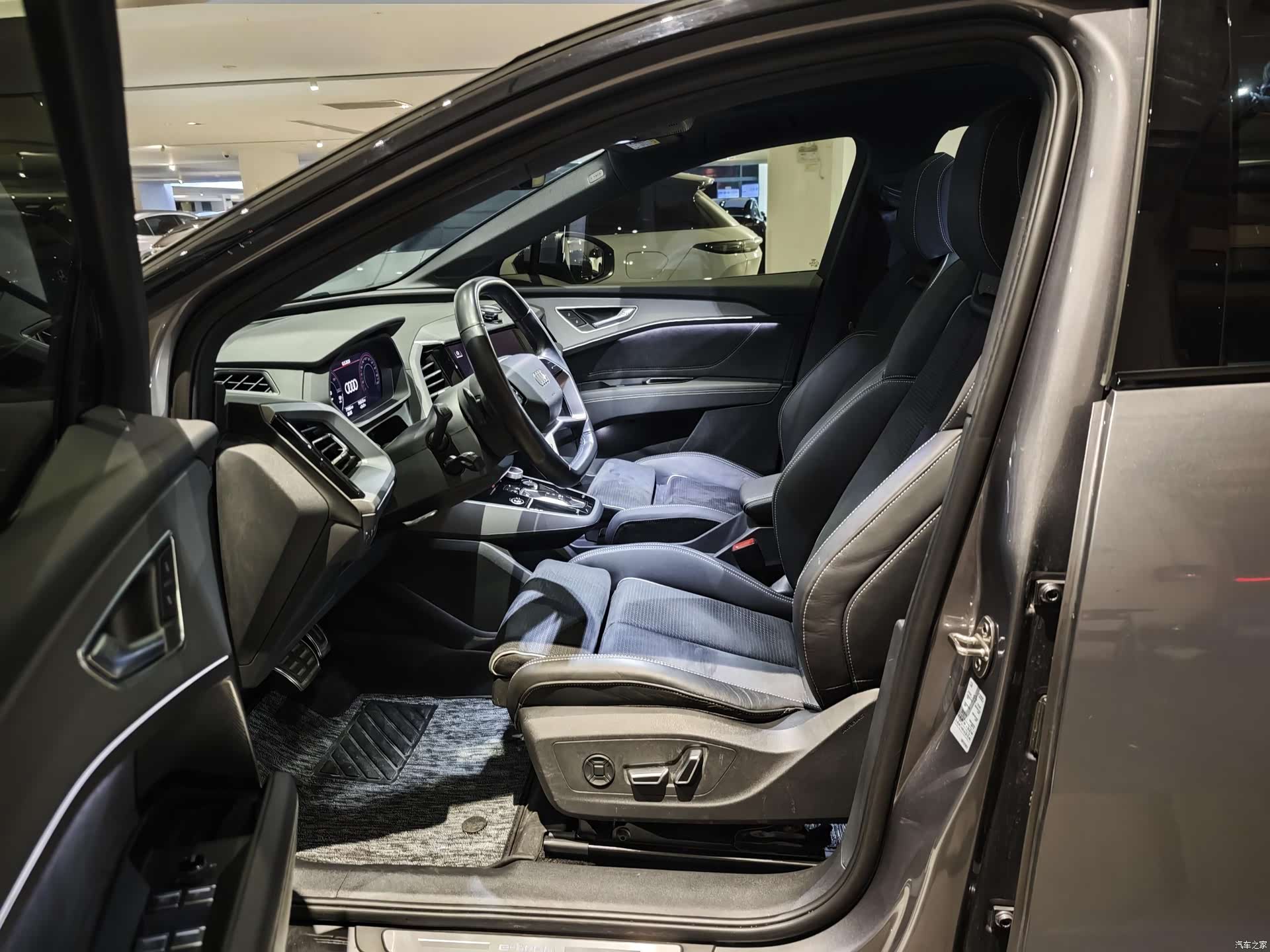 Audi Q5 e-tron, 2023 4