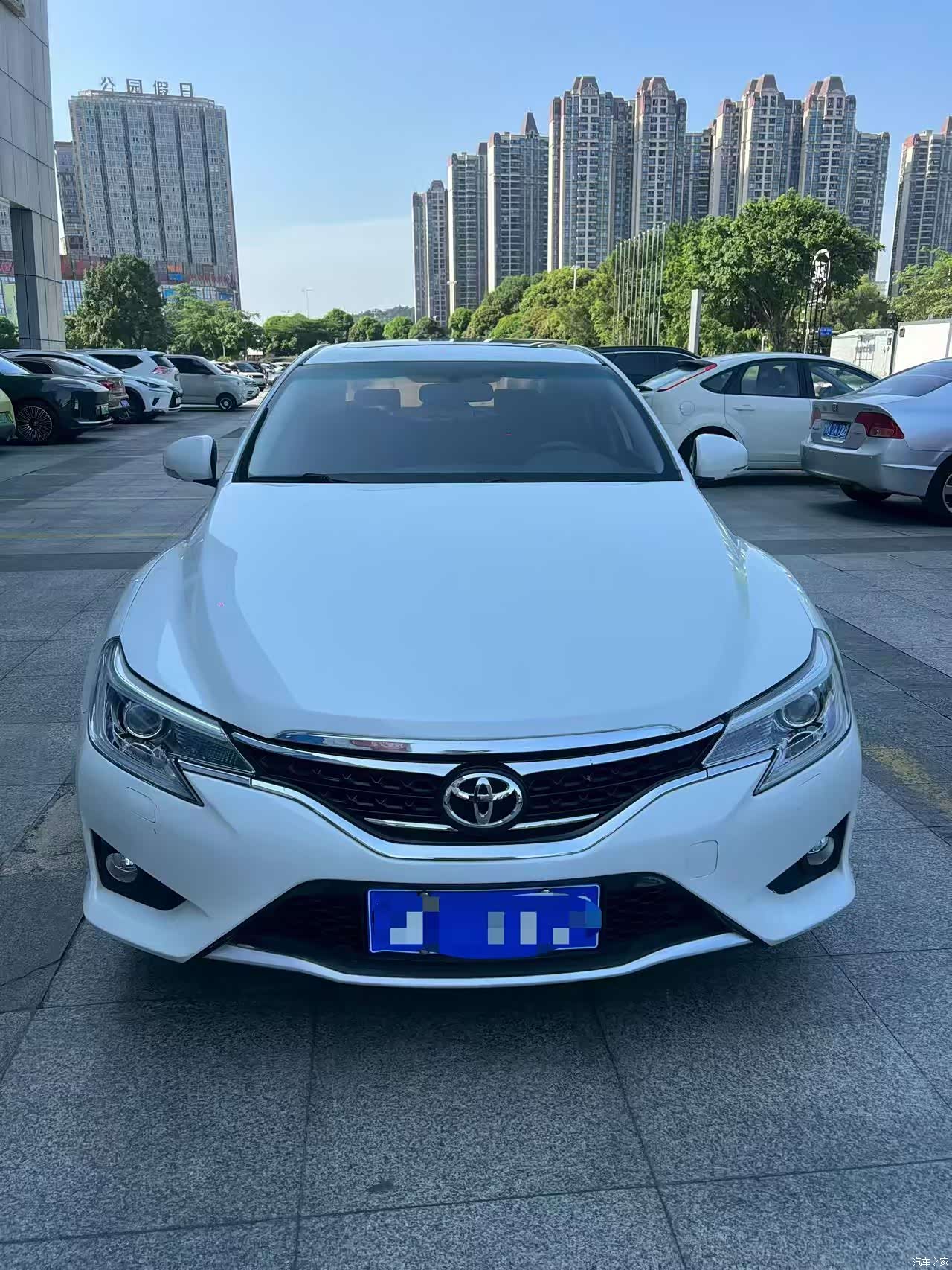 Toyota 2.5V, 2015 4