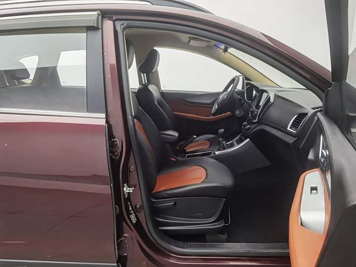 Baojun 560 2015 1.8L МКПП Elite