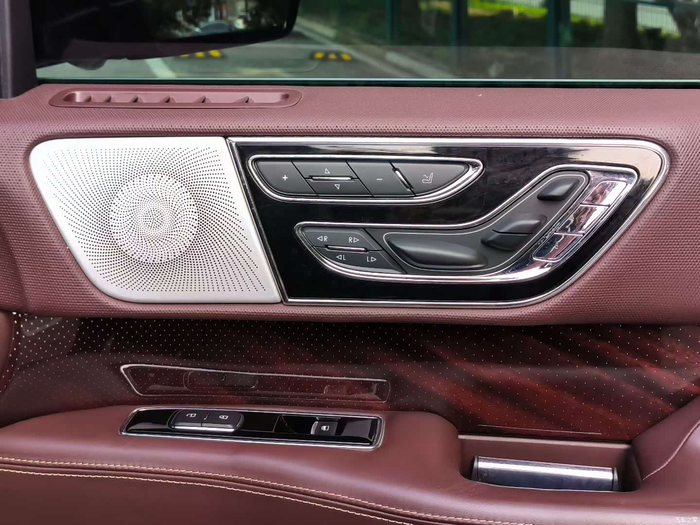 Lincoln Navigator, 2021 4
