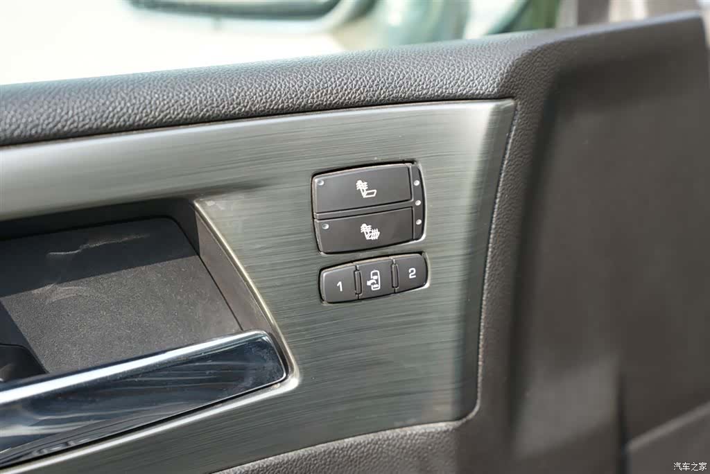 Hummer H2, 2010 14
