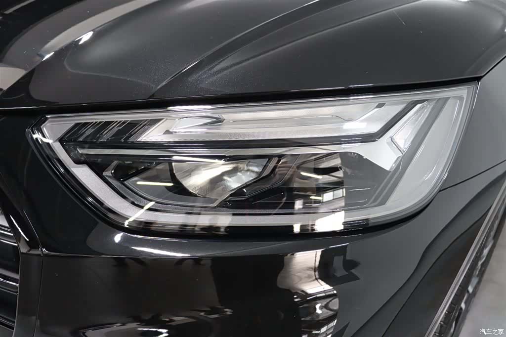 Audi Q5L, 2025 14
