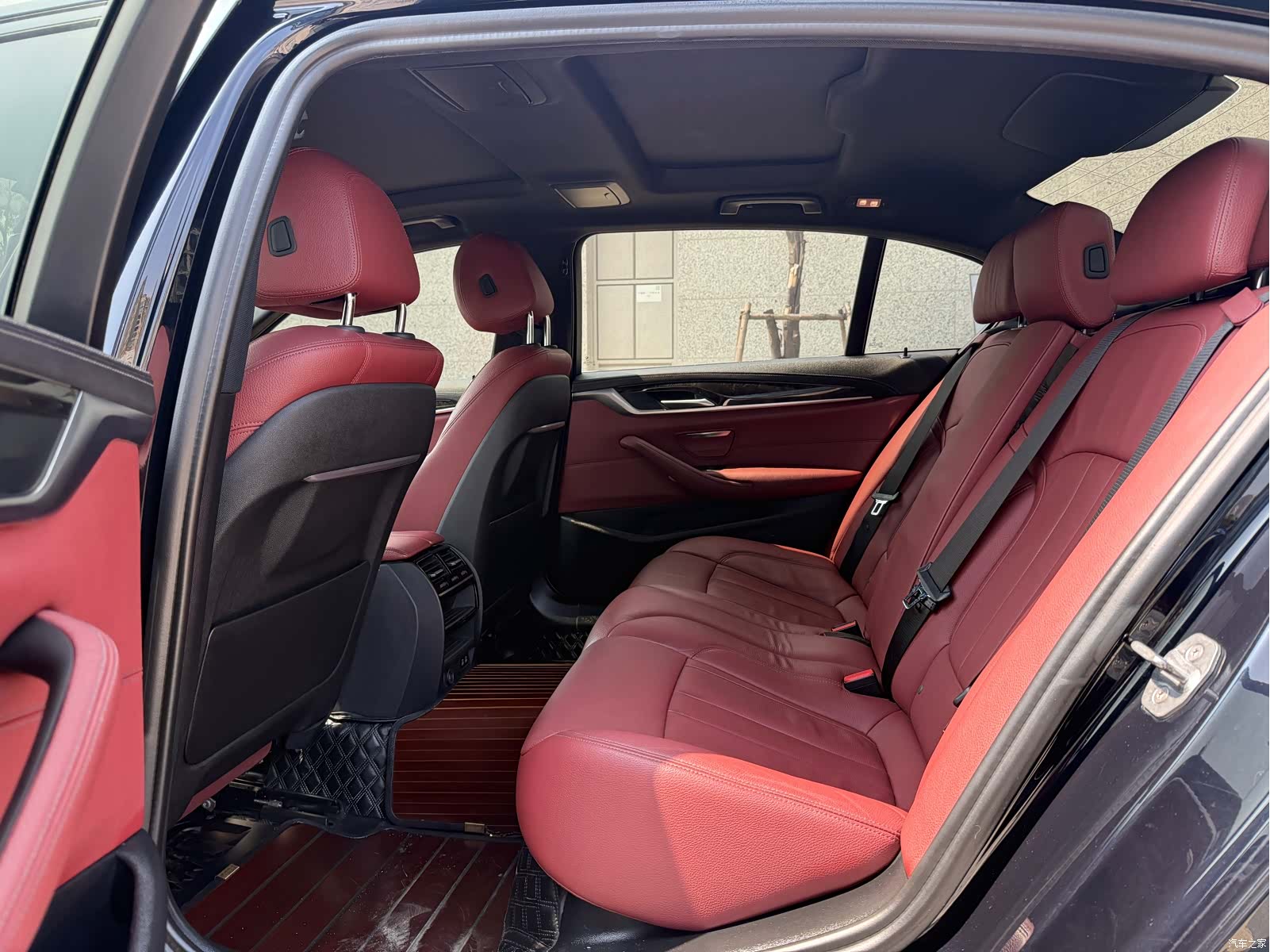 BMW 5 Series, 2020 все фото
