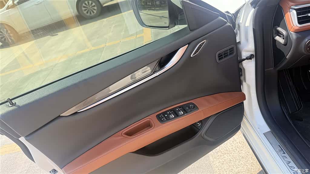 Maserati Ghibli, 2016 12