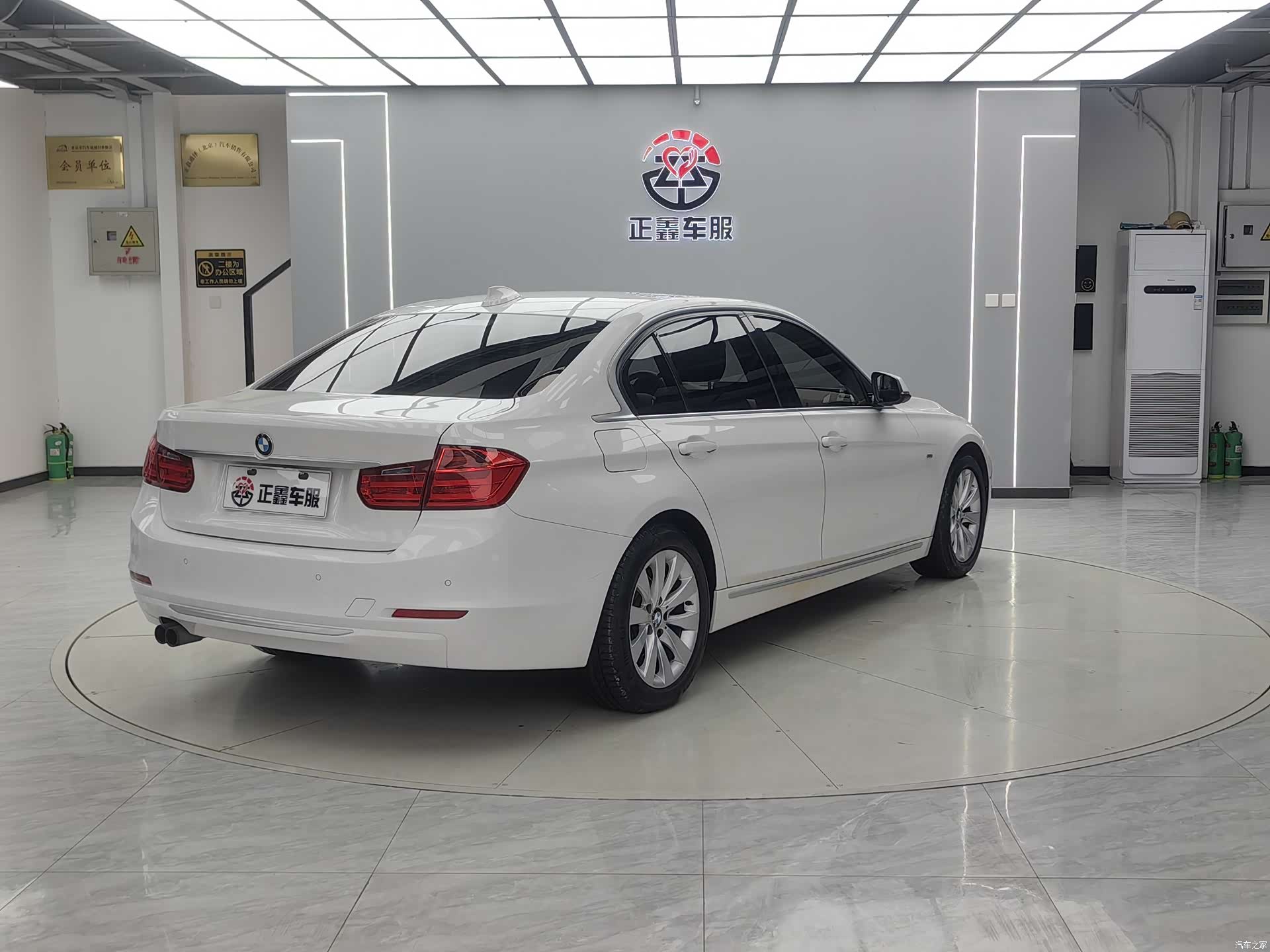 BMW 3 Series, 2013 12