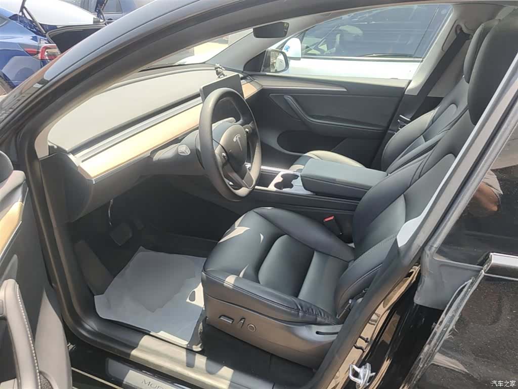 Tesla Model Y, 2022 15