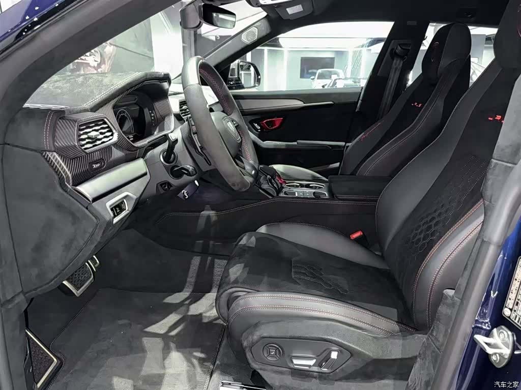 Lamborghini Urus, 2023 15