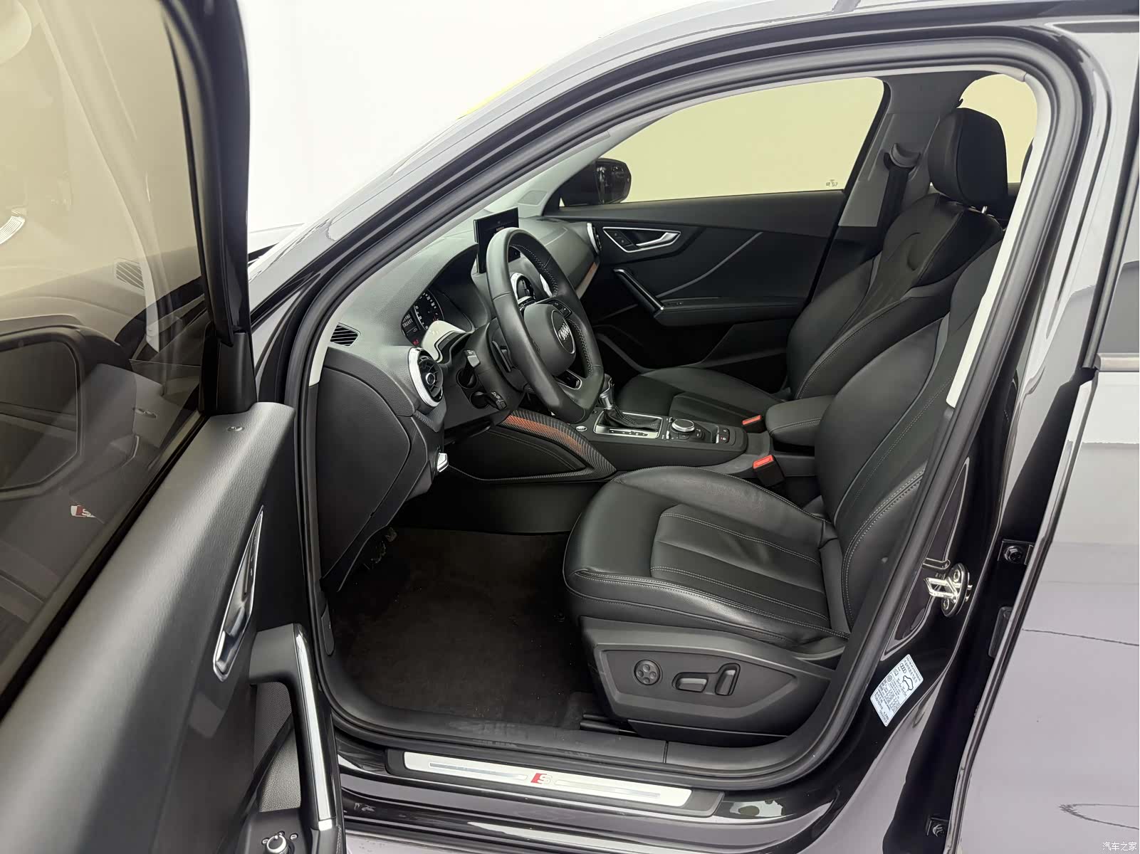 Audi Q2L, 2021 11