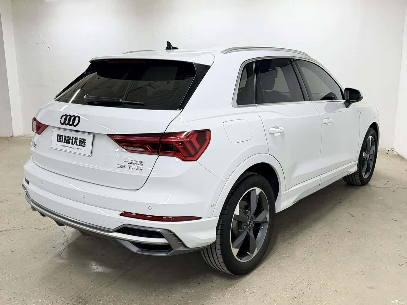 Audi Q3, 2022 все фото