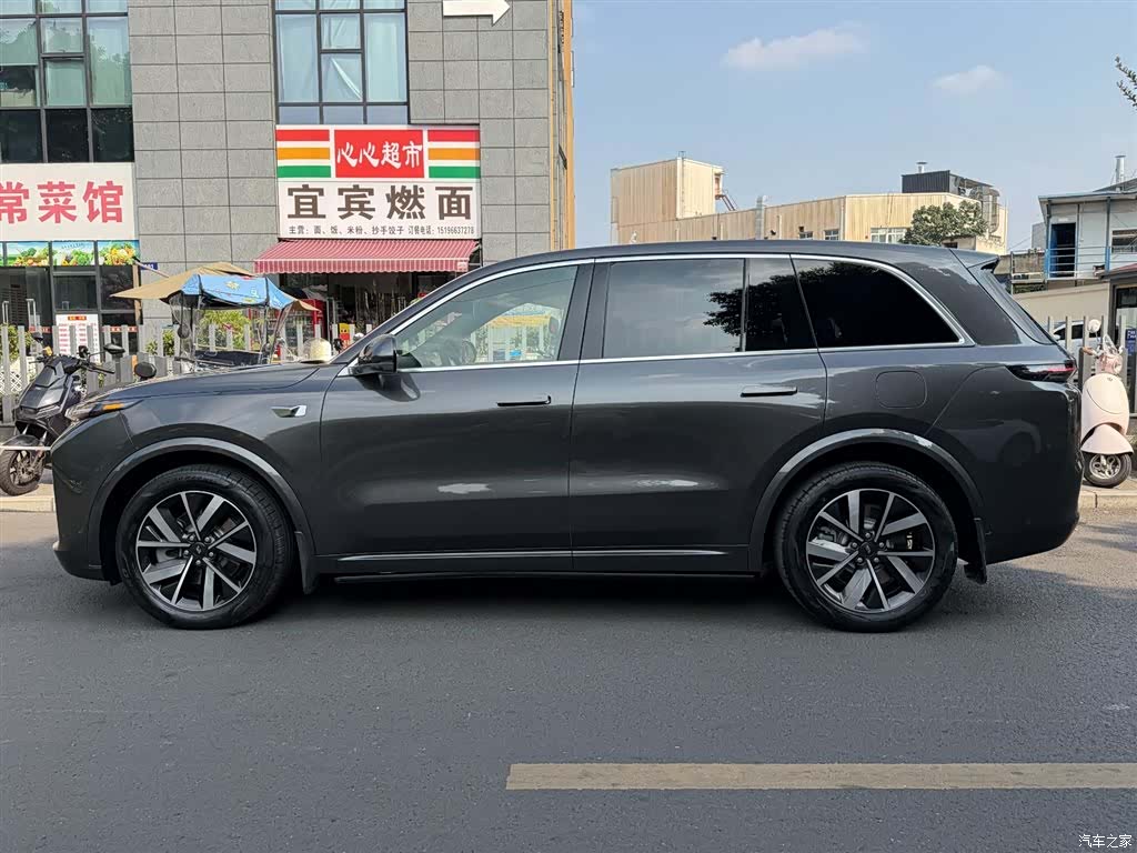 Li Auto L8, 2024 3