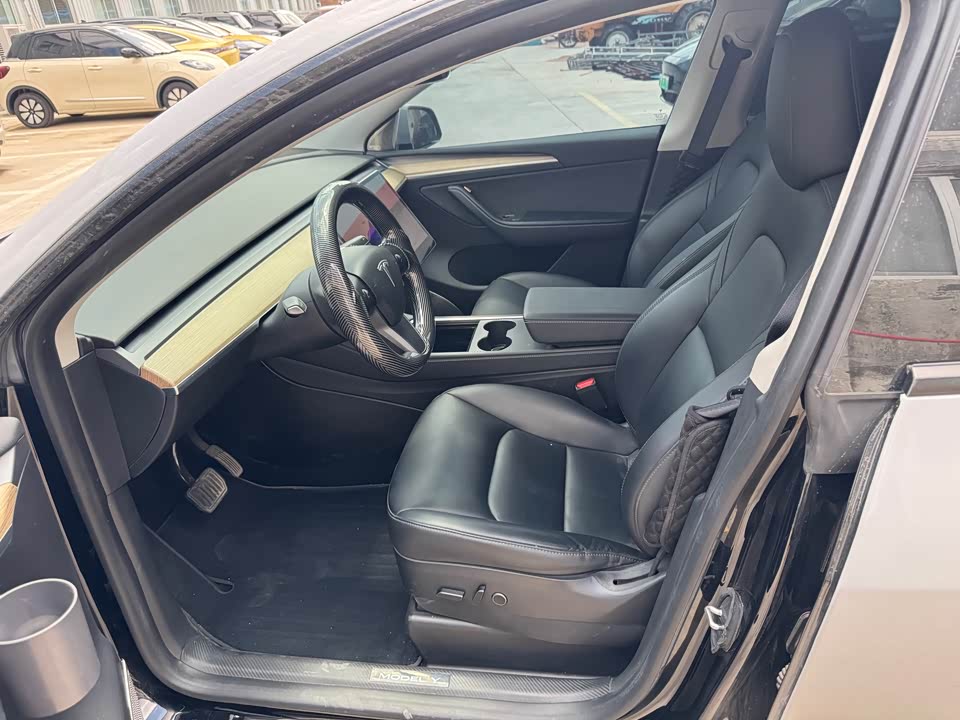 Tesla Model Y Tesla Model Y