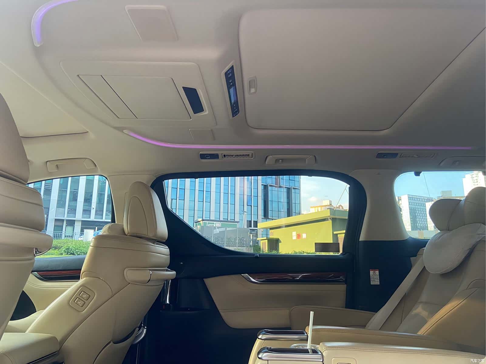 Toyota Alphard, 2016 16