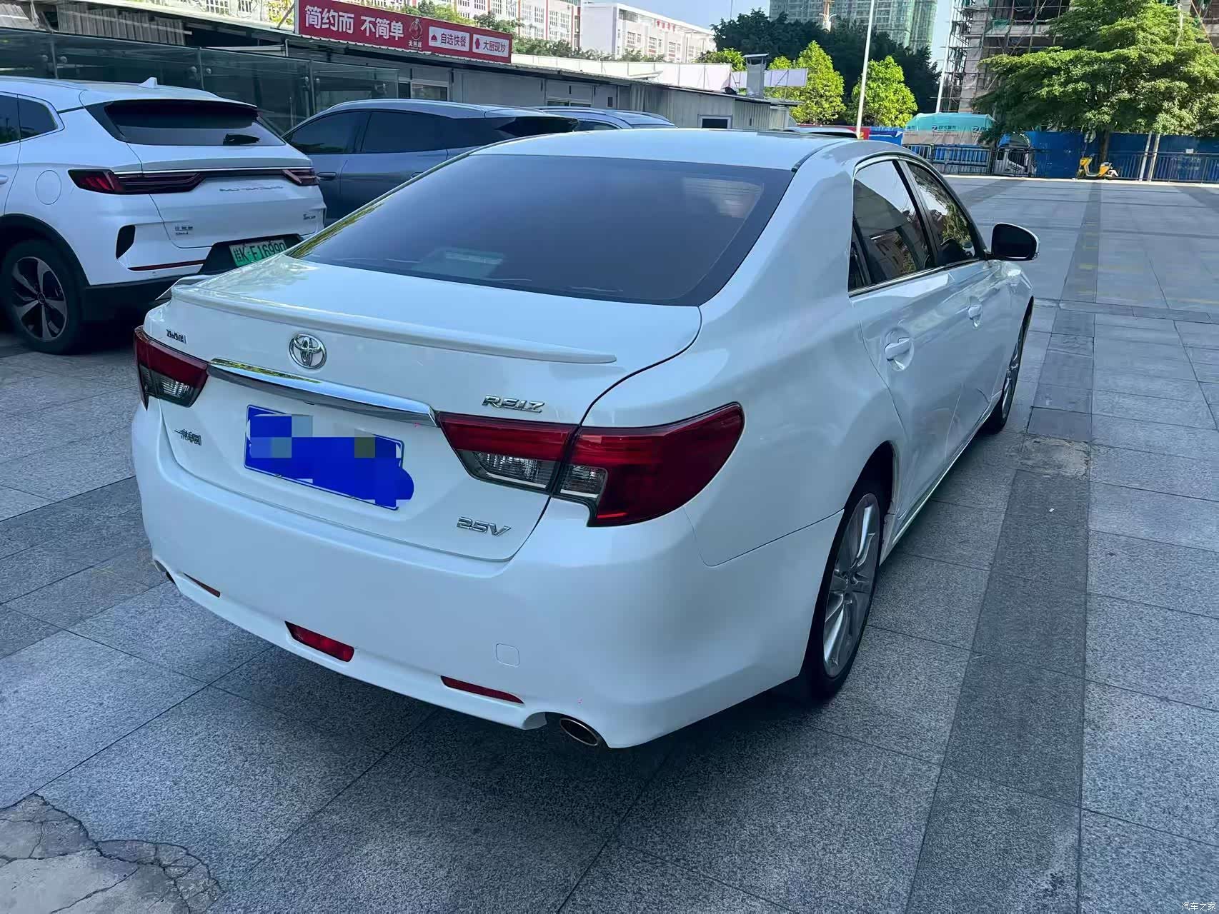 Toyota 2.5V, 2015 3