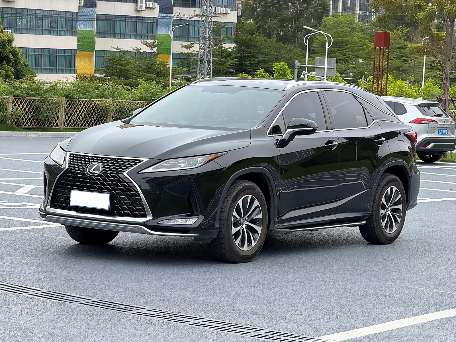 Lexus RX, 2021 1