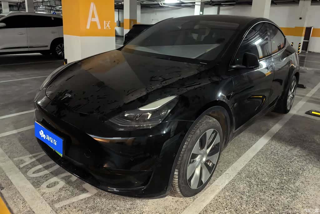 Tesla Model Y, 2023 1