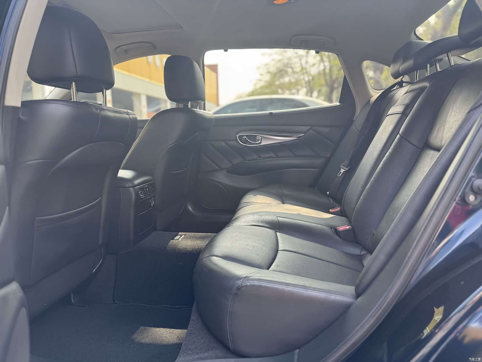 Infiniti Q70, 2018 все фото