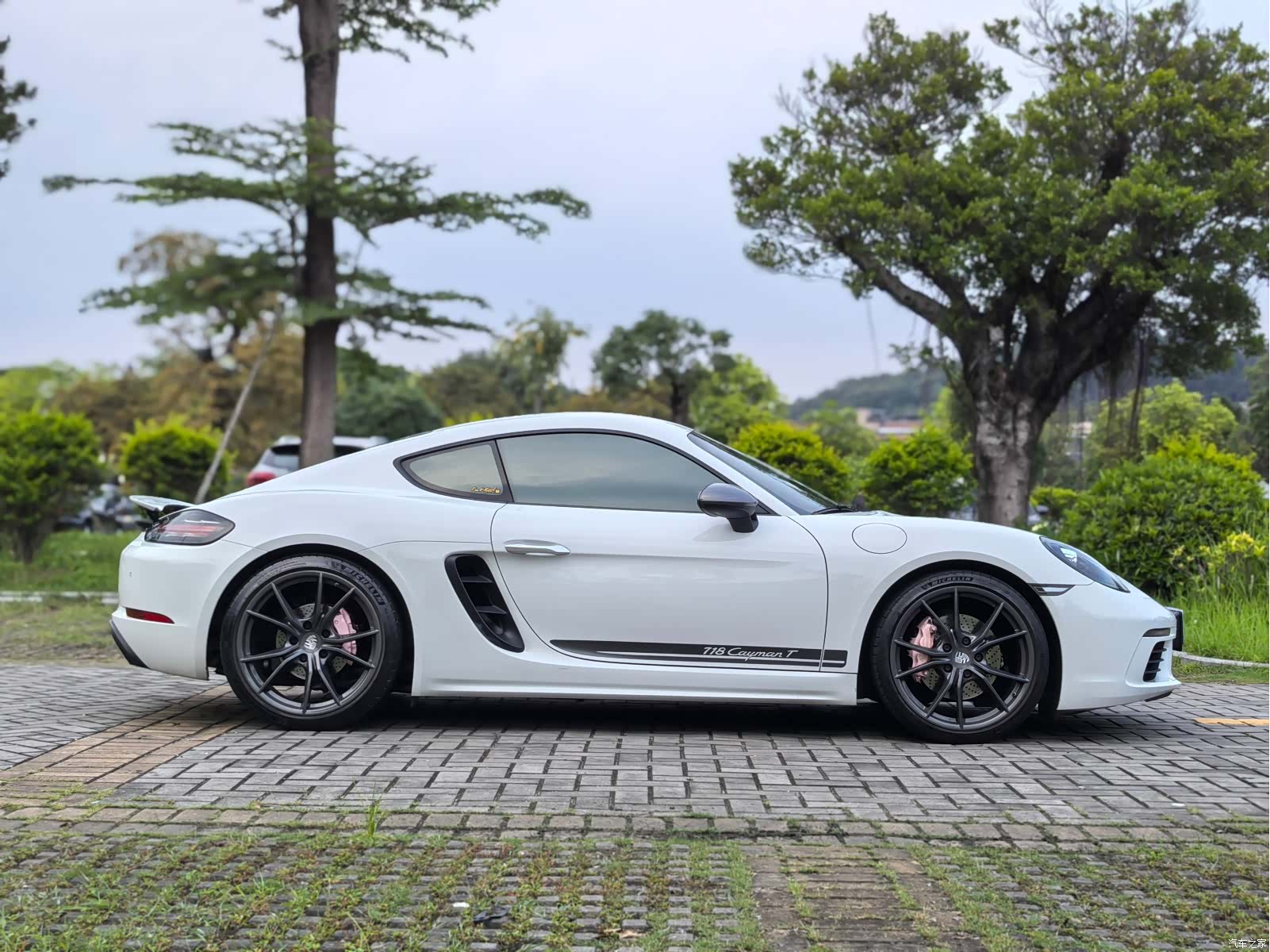 Porsche Cayman, 2020 3